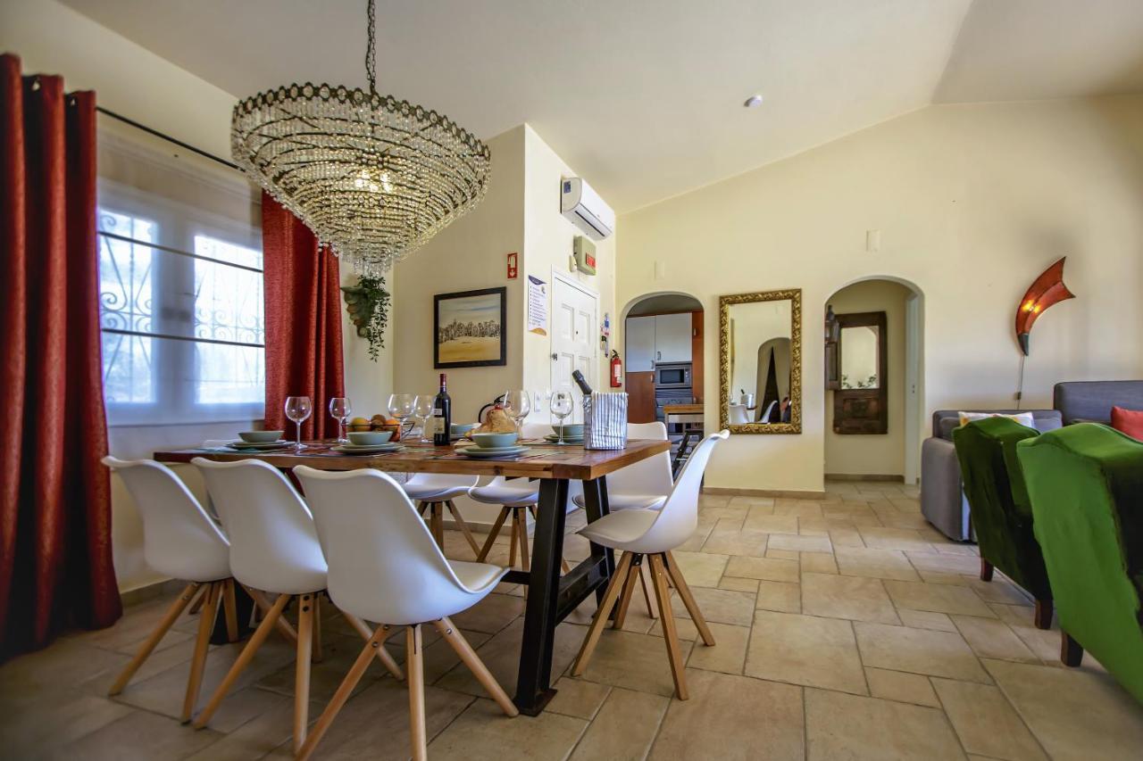 Villa Yvonne,Private Pool,Private Parking 1,7 Km From The Beatch البوفيرا المظهر الخارجي الصورة