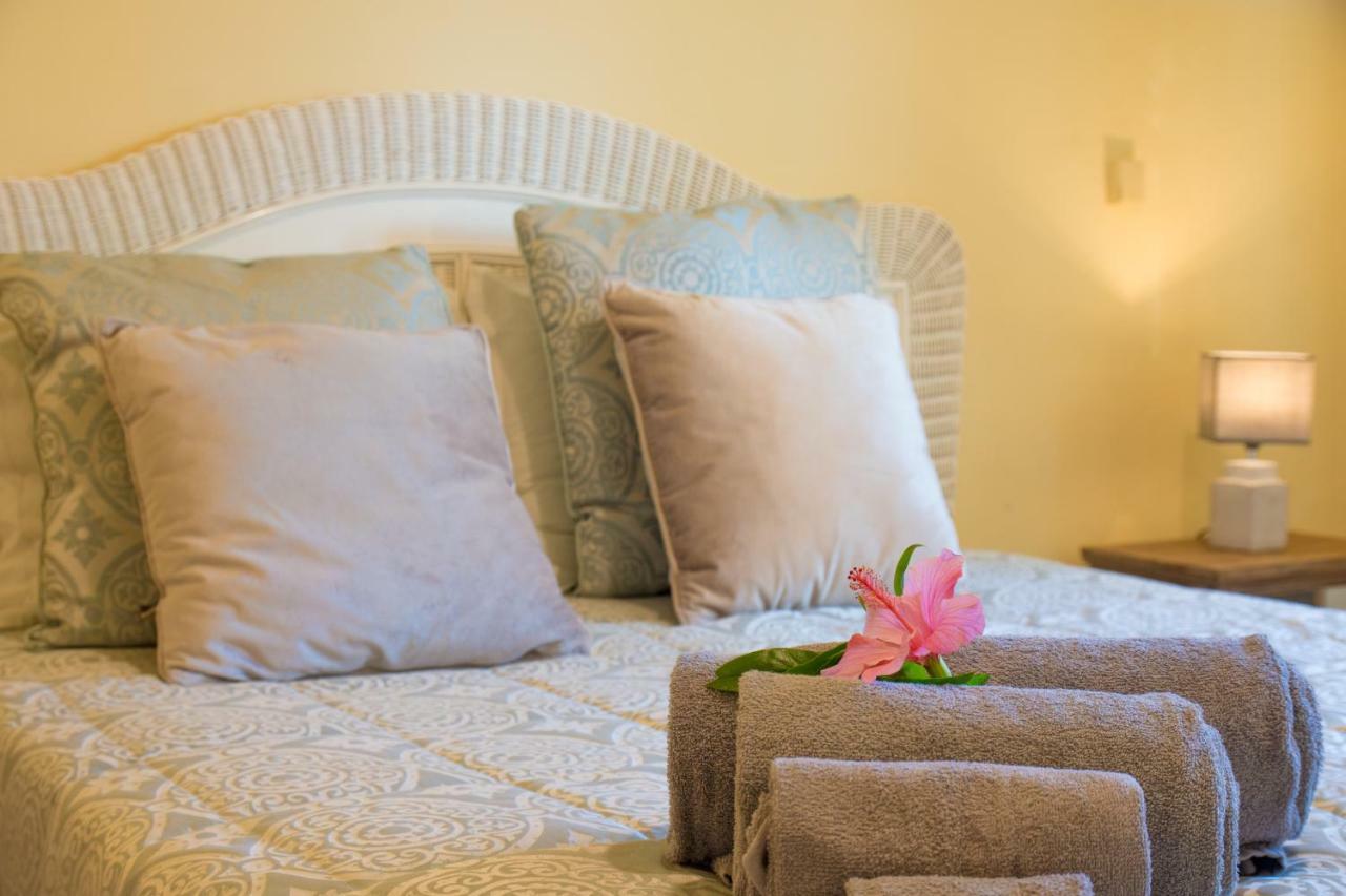 Villa Yvonne,Private Pool,Private Parking 1,7 Km From The Beatch البوفيرا المظهر الخارجي الصورة