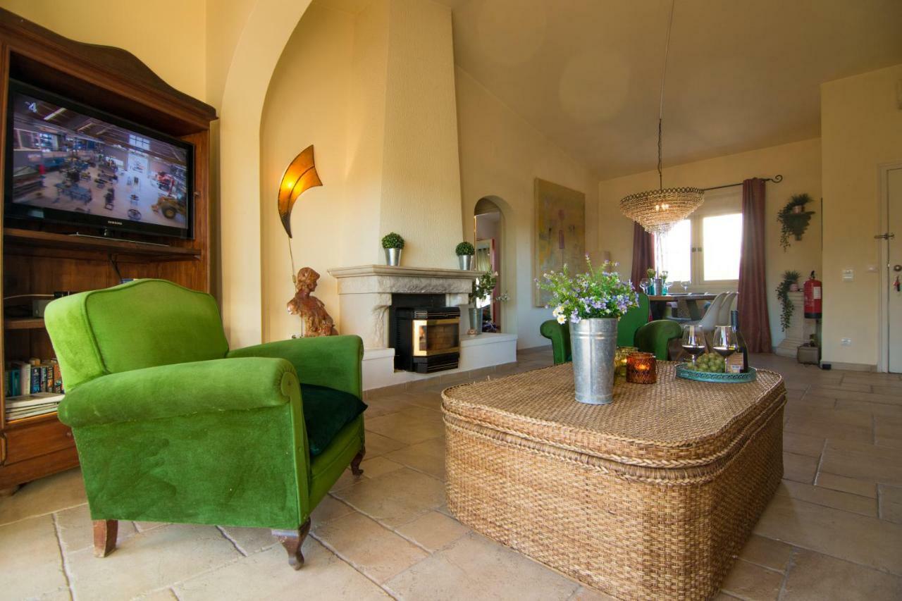 Villa Yvonne,Private Pool,Private Parking 1,7 Km From The Beatch البوفيرا المظهر الخارجي الصورة